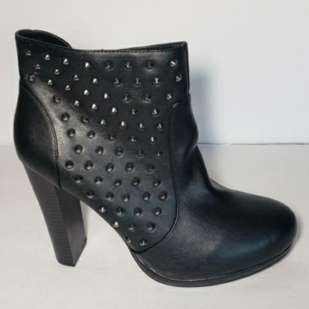 Torrid studded black ankle boots size 10 w heel